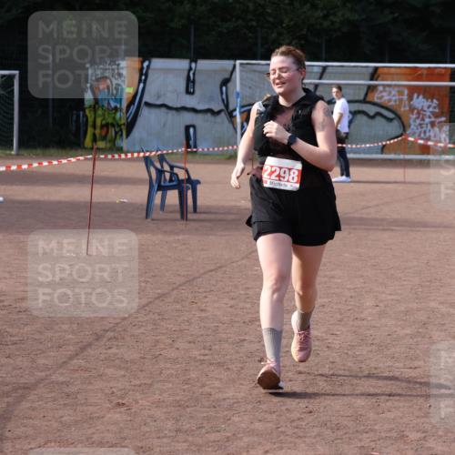27.09.2026 - 35. Volkslauf durch das schöne Alstertal Strokosch-Dieckow http://msf.ph/oto/10582052 27.09.2026 13:10:18 Ziel 2106, 2109, 2298 meine-sportfotos.de