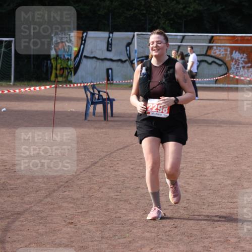 27.09.2026 - 35. Volkslauf durch das schöne Alstertal Strokosch-Dieckow http://msf.ph/oto/10582062 27.09.2026 13:10:18 Ziel 2106, 2109, 2298 meine-sportfotos.de
