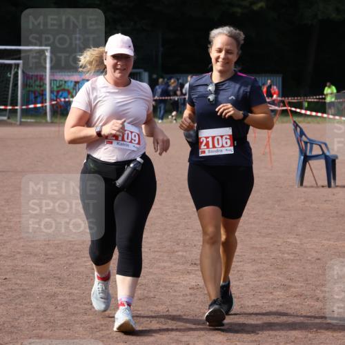 27.09.2026 - 35. Volkslauf durch das schöne Alstertal Strokosch-Dieckow http://msf.ph/oto/10582114 27.09.2026 13:10:22 Ziel 2106, 2109, 2298 meine-sportfotos.de