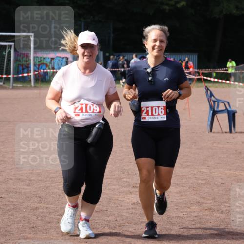 27.09.2026 - 35. Volkslauf durch das schöne Alstertal Strokosch-Dieckow http://msf.ph/oto/10582123 27.09.2026 13:10:22 Ziel 2106, 2109, 2298 meine-sportfotos.de