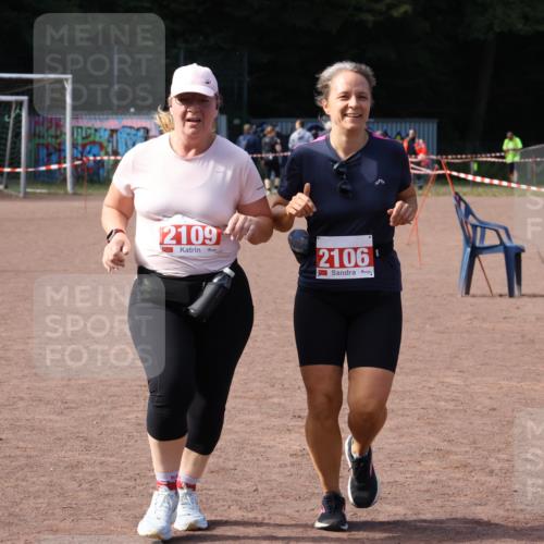 27.09.2026 - 35. Volkslauf durch das schöne Alstertal Strokosch-Dieckow http://msf.ph/oto/10582127 27.09.2026 13:10:22 Ziel 2106, 2109, 2298 meine-sportfotos.de
