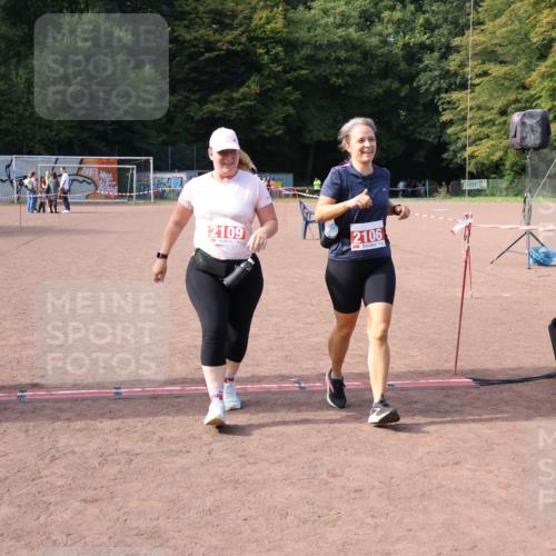 27.09.2026 - 35. Volkslauf durch das schöne Alstertal Strokosch-Dieckow http://msf.ph/oto/10582176 27.09.2026 13:10:24 Ziel 2106, 2109 meine-sportfotos.de