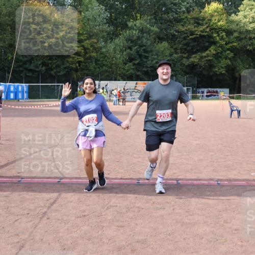27.09.2026 - 35. Volkslauf durch das schöne Alstertal Strokosch-Dieckow http://msf.ph/oto/10582355 27.09.2026 13:15:42 Ziel 2102, 2203 meine-sportfotos.de