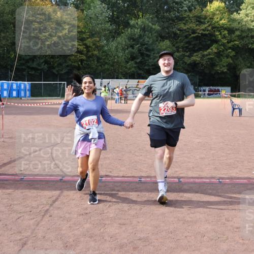 27.09.2026 - 35. Volkslauf durch das schöne Alstertal Strokosch-Dieckow http://msf.ph/oto/10582360 27.09.2026 13:15:43 Ziel 2102, 2203 meine-sportfotos.de