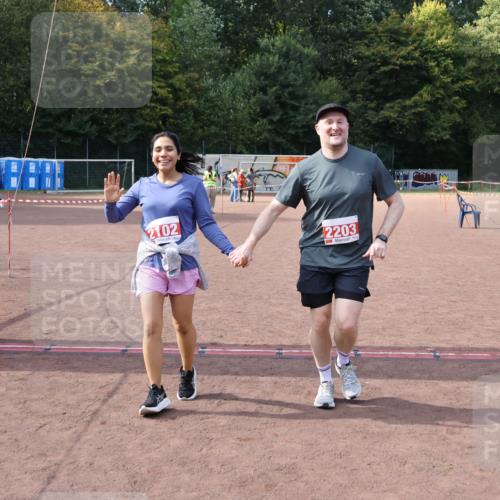 27.09.2026 - 35. Volkslauf durch das schöne Alstertal Strokosch-Dieckow http://msf.ph/oto/10582363 27.09.2026 13:15:43 Ziel 2102, 2203 meine-sportfotos.de