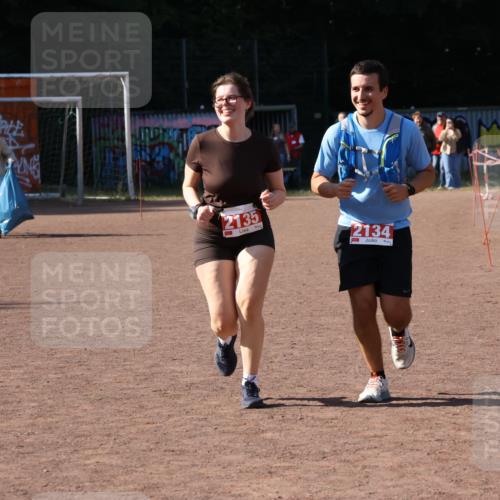 27.09.2026 - 35. Volkslauf durch das schöne Alstertal Strokosch-Dieckow http://msf.ph/oto/10582389 27.09.2026 13:28:07 Ziel 2134, 2135 meine-sportfotos.de