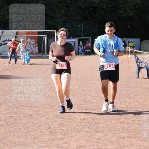27.09.2026 - 35. Volkslauf durch das schöne Alstertal Strokosch-Dieckow http://msf.ph/oto/10582390 27.09.2026 13:28:08 Ziel 2134, 2135 meine-sportfotos.de