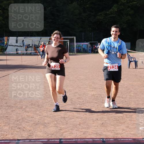 27.09.2026 - 35. Volkslauf durch das schöne Alstertal Strokosch-Dieckow http://msf.ph/oto/10582394 27.09.2026 13:28:09 Ziel 2134, 2135 meine-sportfotos.de