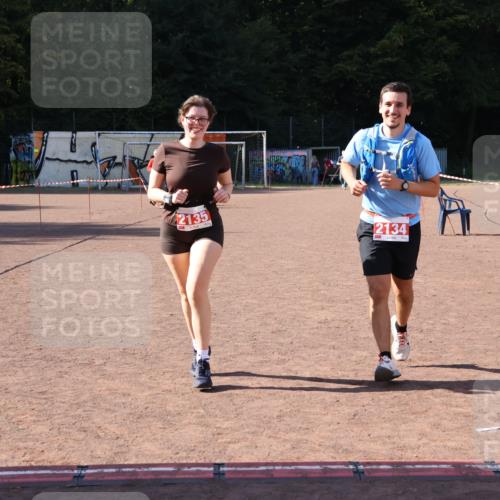 27.09.2026 - 35. Volkslauf durch das schöne Alstertal Strokosch-Dieckow http://msf.ph/oto/10582396 27.09.2026 13:28:09 Ziel 2134, 2135 meine-sportfotos.de