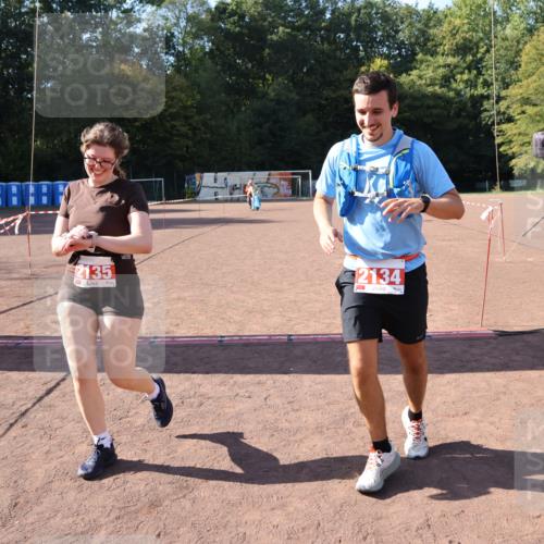27.09.2026 - 35. Volkslauf durch das schöne Alstertal Strokosch-Dieckow http://msf.ph/oto/10582415 27.09.2026 13:28:12 Ziel 2134, 2135 meine-sportfotos.de