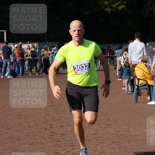 27.09.2026 - 35. Volkslauf durch das schöne Alstertal Strokosch-Dieckow http://msf.ph/oto/10582447 27.09.2026 11:18:36 Ziel 3032, 3243 meine-sportfotos.de