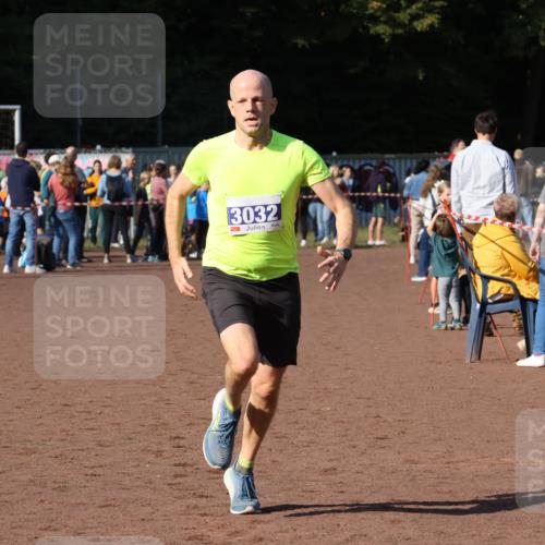 27.09.2026 - 35. Volkslauf durch das schöne Alstertal Strokosch-Dieckow http://msf.ph/oto/10582451 27.09.2026 11:18:35 Ziel 3032, 3243 meine-sportfotos.de