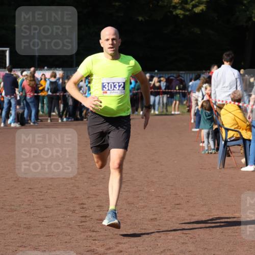 27.09.2026 - 35. Volkslauf durch das schöne Alstertal Strokosch-Dieckow http://msf.ph/oto/10582454 27.09.2026 11:18:35 Ziel 3032, 3243 meine-sportfotos.de
