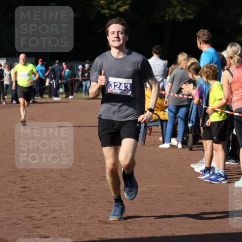 27.09.2026 - 35. Volkslauf durch das schöne Alstertal Strokosch-Dieckow http://msf.ph/oto/10582457 27.09.2026 11:18:31 Ziel 3032, 3243 meine-sportfotos.de