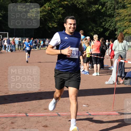 27.09.2026 - 35. Volkslauf durch das schöne Alstertal Strokosch-Dieckow http://msf.ph/oto/10582471 27.09.2026 11:18:22 Ziel 3176, 3177, 3391, 3431 meine-sportfotos.de