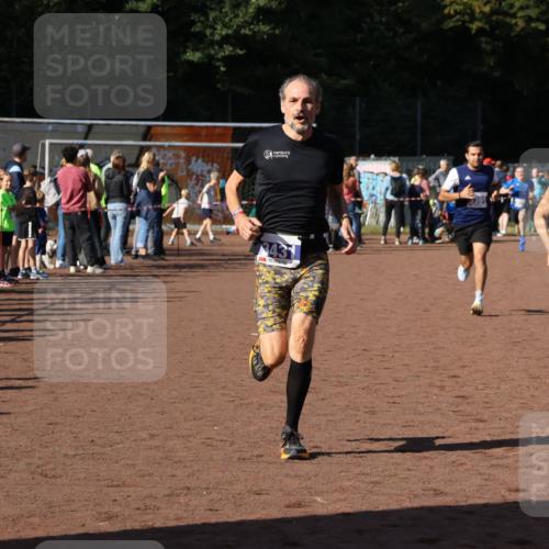 27.09.2026 - 35. Volkslauf durch das schöne Alstertal Strokosch-Dieckow http://msf.ph/oto/10582482 27.09.2026 11:18:17 Ziel 3176, 3177, 3391, 3431 meine-sportfotos.de