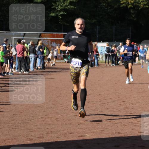 27.09.2026 - 35. Volkslauf durch das schöne Alstertal Strokosch-Dieckow http://msf.ph/oto/10582484 27.09.2026 11:18:17 Ziel 3176, 3177, 3391, 3431 meine-sportfotos.de