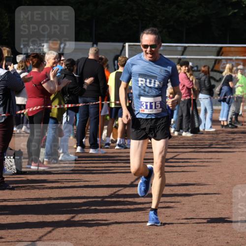 27.09.2026 - 35. Volkslauf durch das schöne Alstertal Strokosch-Dieckow http://msf.ph/oto/10582516 27.09.2026 11:17:47 Ziel 3115, 3220 meine-sportfotos.de