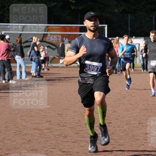 27.09.2026 - 35. Volkslauf durch das schöne Alstertal Strokosch-Dieckow http://msf.ph/oto/10582531 27.09.2026 11:17:30 Ziel 2396, 3968, 3976, 3997 meine-sportfotos.de