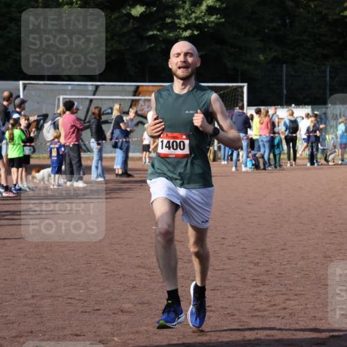 27.09.2026 - 35. Volkslauf durch das schöne Alstertal Strokosch-Dieckow http://msf.ph/oto/10582559 27.09.2026 11:17:13 Ziel 1400, 3342 meine-sportfotos.de