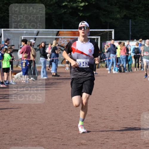 27.09.2026 - 35. Volkslauf durch das schöne Alstertal Strokosch-Dieckow http://msf.ph/oto/10582568 27.09.2026 11:17:08 Ziel 1400, 3342 meine-sportfotos.de