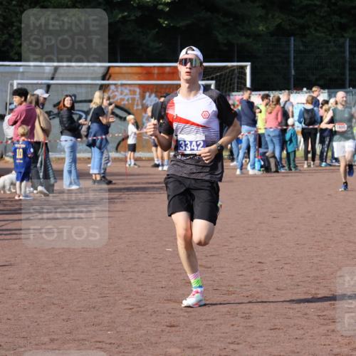 27.09.2026 - 35. Volkslauf durch das schöne Alstertal Strokosch-Dieckow http://msf.ph/oto/10582574 27.09.2026 11:17:07 Ziel 1400, 3342 meine-sportfotos.de