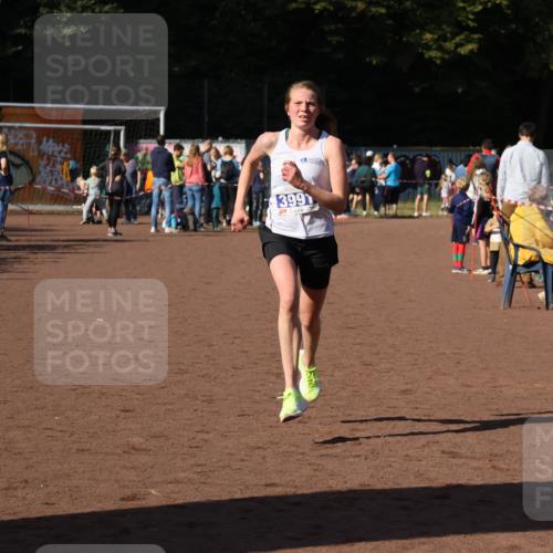 27.09.2026 - 35. Volkslauf durch das schöne Alstertal Strokosch-Dieckow http://msf.ph/oto/10582580 27.09.2026 11:16:45 Ziel 3302, 3325, 3991 meine-sportfotos.de