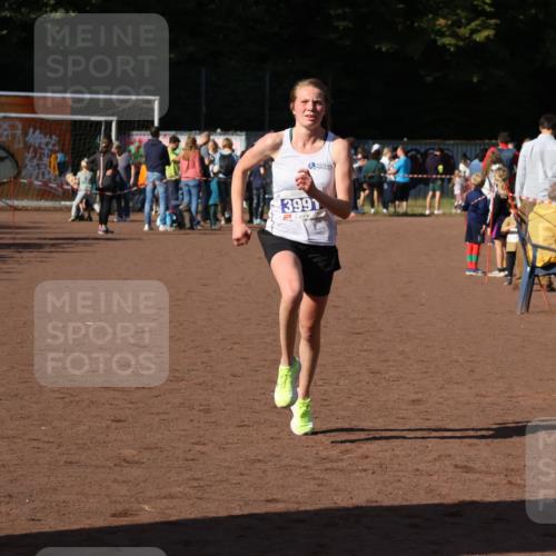 27.09.2026 - 35. Volkslauf durch das schöne Alstertal Strokosch-Dieckow http://msf.ph/oto/10582581 27.09.2026 11:16:45 Ziel 3302, 3325, 3991 meine-sportfotos.de