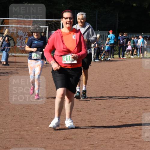 27.09.2026 - 35. Volkslauf durch das schöne Alstertal Strokosch-Dieckow http://msf.ph/oto/10582601 27.09.2026 11:16:12 Ziel 3277, 4188, 4192, 4193 meine-sportfotos.de