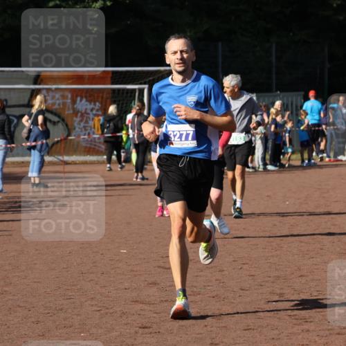 27.09.2026 - 35. Volkslauf durch das schöne Alstertal Strokosch-Dieckow http://msf.ph/oto/10582609 27.09.2026 11:16:08 Ziel 3277, 4188, 4192, 4193 meine-sportfotos.de