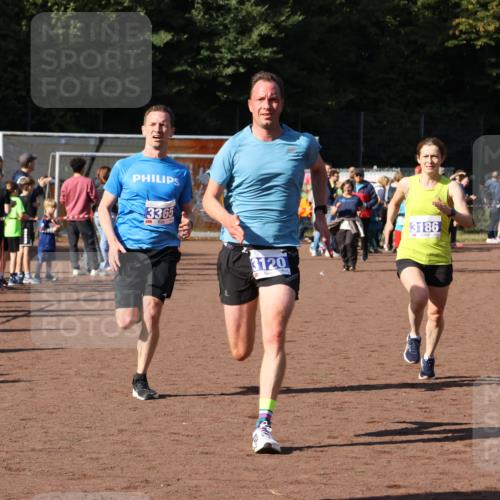 27.09.2026 - 35. Volkslauf durch das schöne Alstertal Strokosch-Dieckow http://msf.ph/oto/10582634 27.09.2026 11:15:17 Ziel 3120, 3186, 3365 meine-sportfotos.de