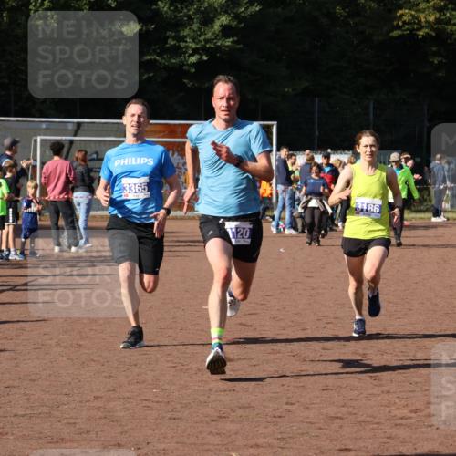 27.09.2026 - 35. Volkslauf durch das schöne Alstertal Strokosch-Dieckow http://msf.ph/oto/10582639 27.09.2026 11:15:16 Ziel 3120, 3186, 3365 meine-sportfotos.de