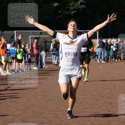 27.09.2026 - 35. Volkslauf durch das schöne Alstertal Strokosch-Dieckow http://msf.ph/oto/10582675 27.09.2026 11:14:09 Ziel 3013, 3353 meine-sportfotos.de
