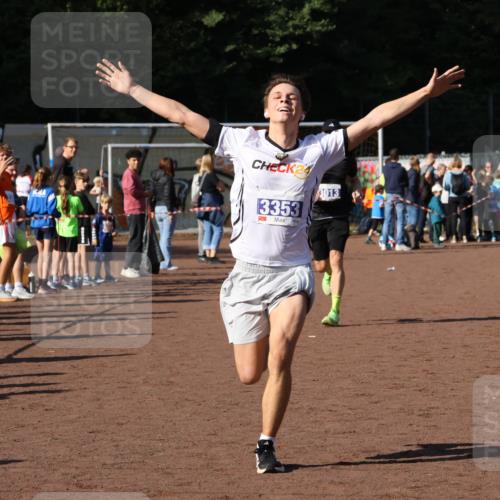 27.09.2026 - 35. Volkslauf durch das schöne Alstertal Strokosch-Dieckow http://msf.ph/oto/10582676 27.09.2026 11:14:08 Ziel 3013, 3353 meine-sportfotos.de