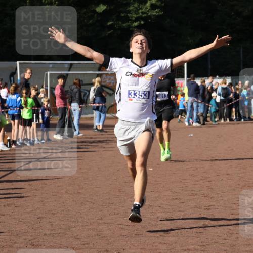 27.09.2026 - 35. Volkslauf durch das schöne Alstertal Strokosch-Dieckow http://msf.ph/oto/10582678 27.09.2026 11:14:08 Ziel 3013, 3353 meine-sportfotos.de