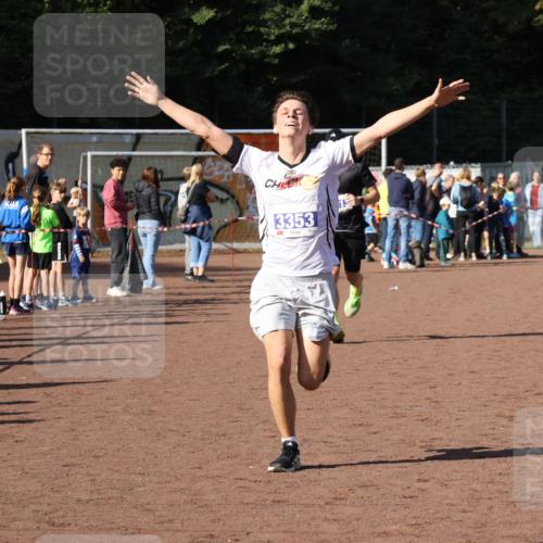 27.09.2026 - 35. Volkslauf durch das schöne Alstertal Strokosch-Dieckow http://msf.ph/oto/10582681 27.09.2026 11:14:08 Ziel 3013, 3353 meine-sportfotos.de
