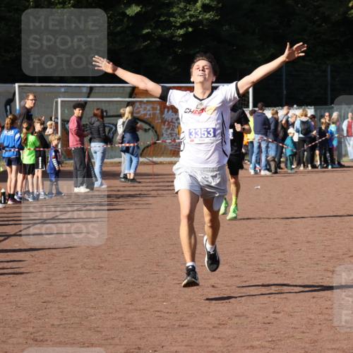 27.09.2026 - 35. Volkslauf durch das schöne Alstertal Strokosch-Dieckow http://msf.ph/oto/10582683 27.09.2026 11:14:08 Ziel 3013, 3353 meine-sportfotos.de