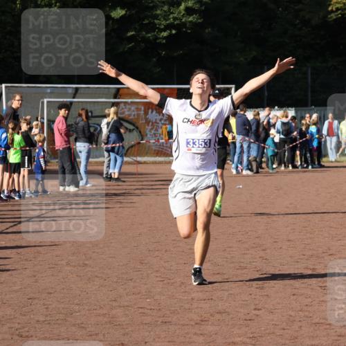 27.09.2026 - 35. Volkslauf durch das schöne Alstertal Strokosch-Dieckow http://msf.ph/oto/10582686 27.09.2026 11:14:08 Ziel 3013, 3353 meine-sportfotos.de