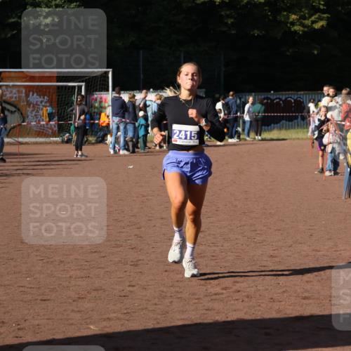 27.09.2026 - 35. Volkslauf durch das schöne Alstertal Strokosch-Dieckow http://msf.ph/oto/10582689 27.09.2026 11:13:47 Ziel 2415 meine-sportfotos.de