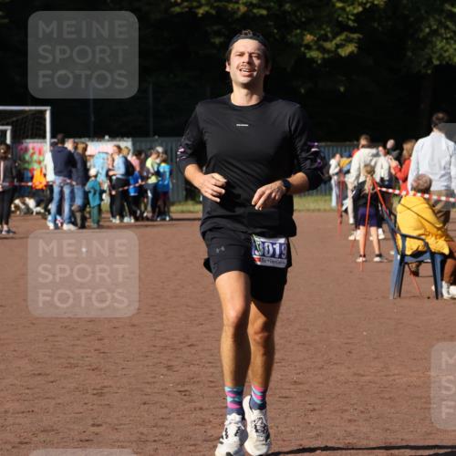 27.09.2026 - 35. Volkslauf durch das schöne Alstertal Strokosch-Dieckow http://msf.ph/oto/10582696 27.09.2026 11:13:32 Ziel 2416, 3019, 3235 meine-sportfotos.de