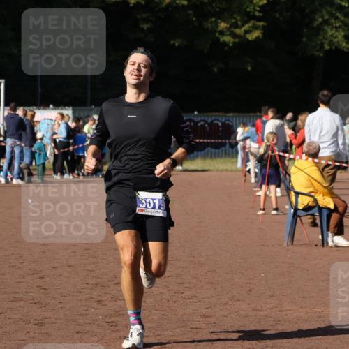 27.09.2026 - 35. Volkslauf durch das schöne Alstertal Strokosch-Dieckow http://msf.ph/oto/10582704 27.09.2026 11:13:31 Ziel 2416, 3019, 3235 meine-sportfotos.de