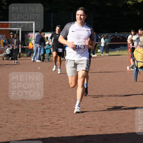 27.09.2026 - 35. Volkslauf durch das schöne Alstertal Strokosch-Dieckow http://msf.ph/oto/10582706 27.09.2026 11:13:27 Ziel 2416, 3019, 3235 meine-sportfotos.de