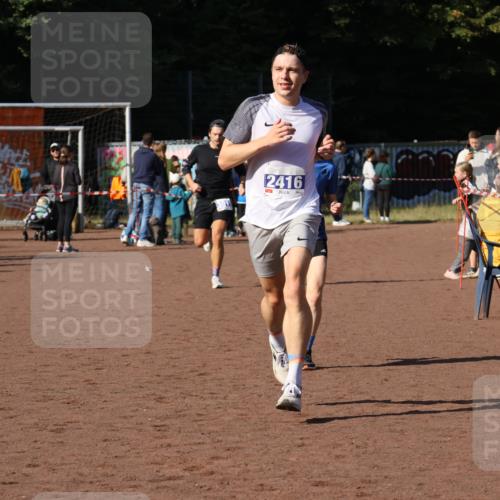 27.09.2026 - 35. Volkslauf durch das schöne Alstertal Strokosch-Dieckow http://msf.ph/oto/10582708 27.09.2026 11:13:27 Ziel 2416, 3019, 3235 meine-sportfotos.de