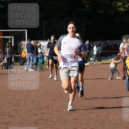 27.09.2026 - 35. Volkslauf durch das schöne Alstertal Strokosch-Dieckow http://msf.ph/oto/10582716 27.09.2026 11:13:26 Ziel 2416, 3019, 3235 meine-sportfotos.de
