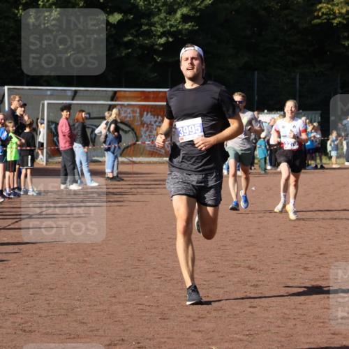 27.09.2026 - 35. Volkslauf durch das schöne Alstertal Strokosch-Dieckow http://msf.ph/oto/10582732 27.09.2026 11:13:05 Ziel 3069, 3270, 3995 meine-sportfotos.de