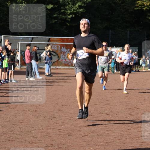 27.09.2026 - 35. Volkslauf durch das schöne Alstertal Strokosch-Dieckow http://msf.ph/oto/10582734 27.09.2026 11:13:05 Ziel 3069, 3270, 3995 meine-sportfotos.de