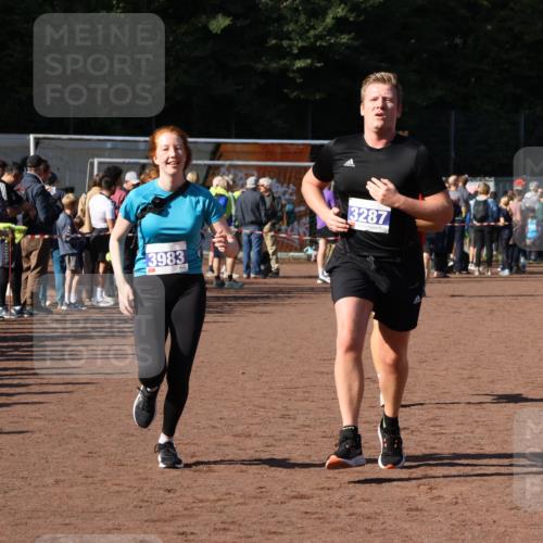 27.09.2026 - 35. Volkslauf durch das schöne Alstertal Strokosch-Dieckow http://msf.ph/oto/10582741 27.09.2026 11:28:22 Ziel 2999, 3229, 3287, 3293, 3983 meine-sportfotos.de