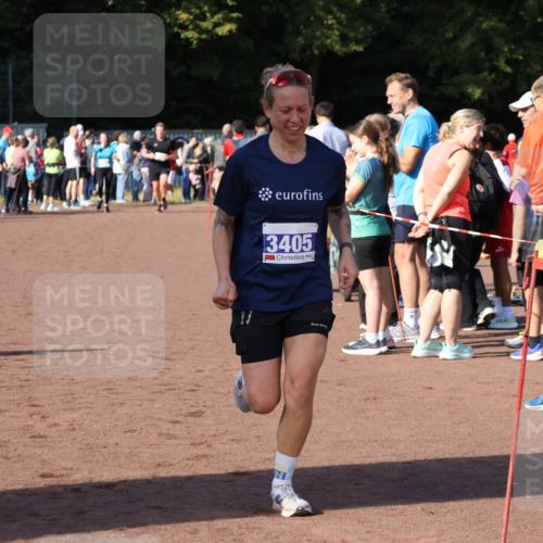 27.09.2026 - 35. Volkslauf durch das schöne Alstertal Strokosch-Dieckow http://msf.ph/oto/10582746 27.09.2026 11:28:10 Ziel 3198, 3405, 4182 meine-sportfotos.de