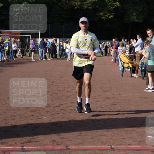 27.09.2026 - 35. Volkslauf durch das schöne Alstertal Strokosch-Dieckow http://msf.ph/oto/10582785 27.09.2026 11:27:44 Ziel 1408, 3313 meine-sportfotos.de