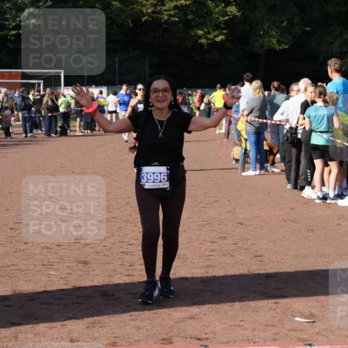 27.09.2026 - 35. Volkslauf durch das schöne Alstertal Strokosch-Dieckow http://msf.ph/oto/10582796 27.09.2026 11:32:54 Ziel 1426, 3006, 3007, 3276, 3996 meine-sportfotos.de